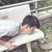 美少男头像_沦陷爱河的少男