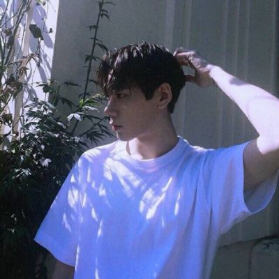 美少男头像_沦陷爱河的少男