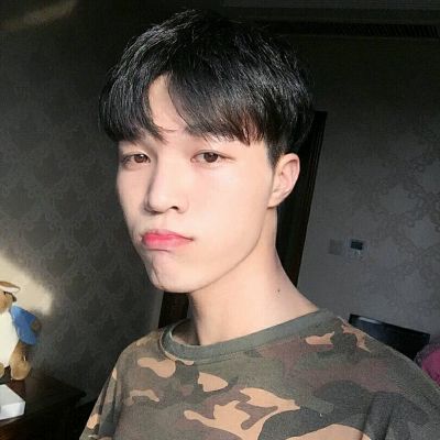 美少男头像_沦陷爱河的少男