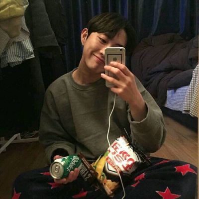 美少男头像_沦陷爱河的少男