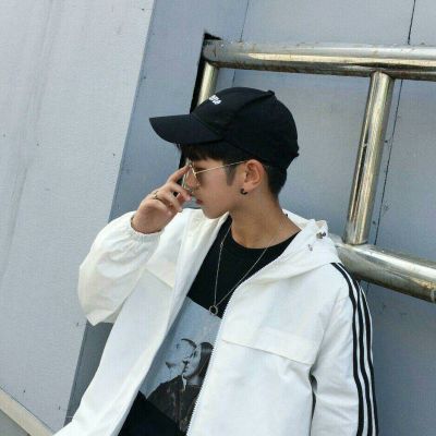 你男朋友掉在这里了