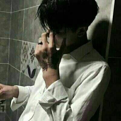 你男朋友掉在这里了