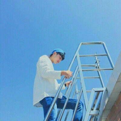 你男朋友掉在这里了