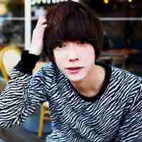 真人冷酷帅哥微信头像