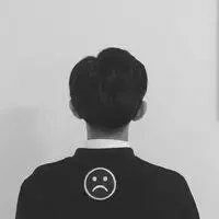 一男一女的微信情侣头像背影两张