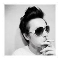 帅气男孩抽烟头像