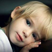 混血可爱小正太头像