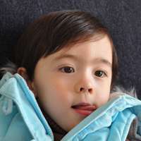 混血可爱小正太头像