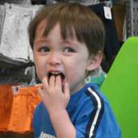 混血可爱小正太头像