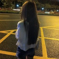 孤独凄凉的女生背影头像