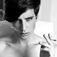 黑白头像男生冷酷抽烟