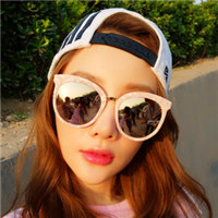 戴眼镜的李小璐头像图片