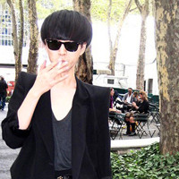 微信头像抽烟男生帅气_抽烟动作太帅气