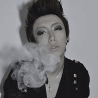 微信头像抽烟男生帅气_抽烟动作太帅气