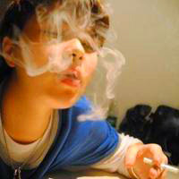 微信头像抽烟男生帅气_抽烟动作太帅气