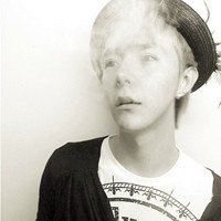 微信头像抽烟男生帅气_抽烟动作太帅气