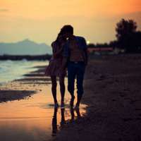 情侣牵手头像 我俩手牵手爱情常相守