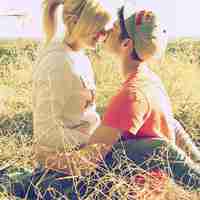 两个人亲嘴的情侣头像