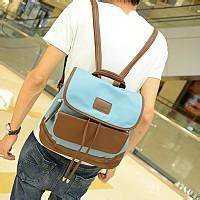 男生一个人背背包旅行的头像