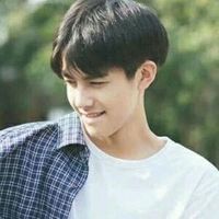 男生中分头像图片_中分男神