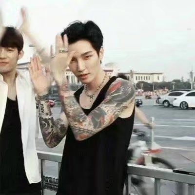 年少轻狂的霸气超拽男生