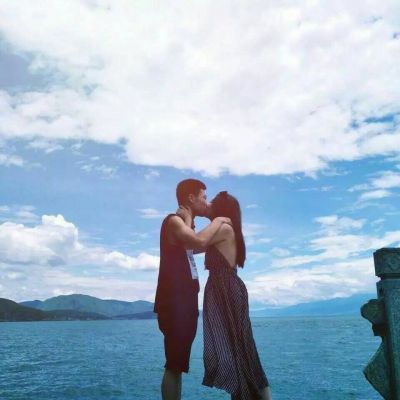 个性情头一对两张 时尚个性的情侣