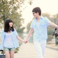 情侣牵手头像 我俩手牵手爱情常相守