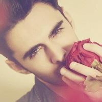 好看男生拿玫瑰花的头像图片