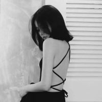 女头像黑白高冷 夜太深还是我太真