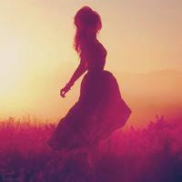 女生非主流头像背影_在岁月风尘里的女生背影