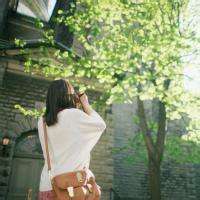 女生非主流头像背影_在岁月风尘里的女生背影