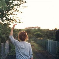 女生非主流头像背影_在岁月风尘里的女生背影