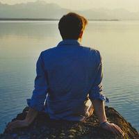 不腻好看的帅气男生背影头像图片