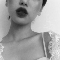 女头像黑白高冷 夜太深还是我太真