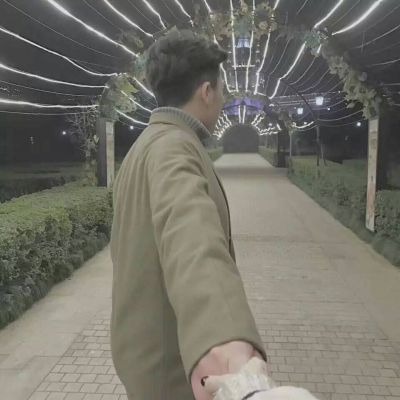 个性情头一对两张 时尚个性的情侣