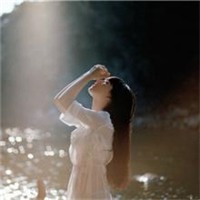 女生非主流头像背影_在岁月风尘里的女生背影