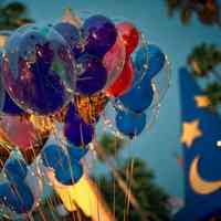 好看的唯美带气球的头像图片