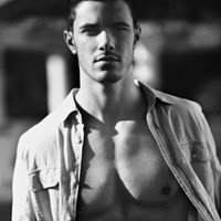 休闲成熟男人头像_展现优雅成熟范儿