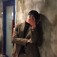 男生拿手机头像图片大全