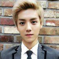 最新的鹿晗最帅头像照片