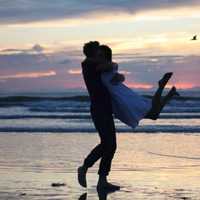 情侣牵手头像 我俩手牵手爱情常相守