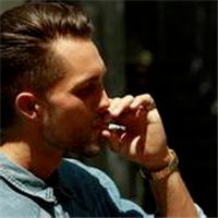 休闲成熟男人头像_展现优雅成熟范儿