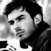 休闲成熟男人头像_展现优雅成熟范儿