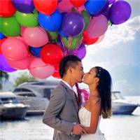 好看拿着气球的情侣头像图片