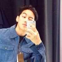 男生拿手机头像图片大全