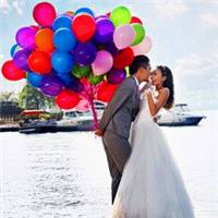 好看拿着气球的情侣头像图片