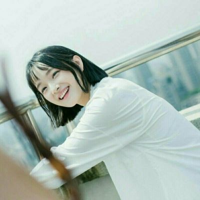 微信头像女生简单干净_高清好看的小清新女生大图