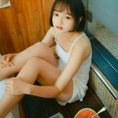 微信头像女生简单干净_高清好看的小清新女生大图