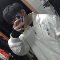 男生拿手机头像图片大全