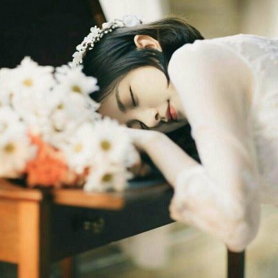 微信头像女生简单干净_高清好看的小清新女生大图